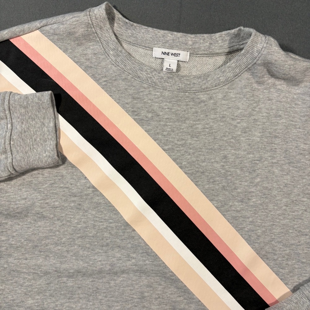 Nine West Soft Gray Crewneck‎ Sweatshirt With Chest Striped Design